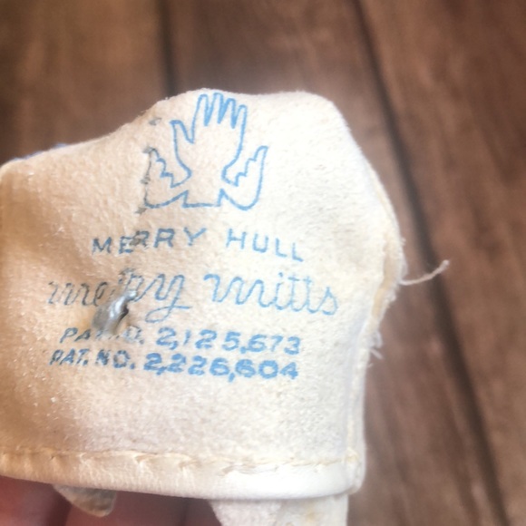 Vintage Leather Baby Mittens with Bell - Picture 3 of 3